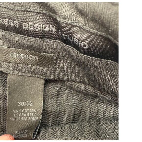 Express Men’s Gray Pinstripe Dress Pants – Size 30x32, Sharp & Stylish - Picture 4 of 5